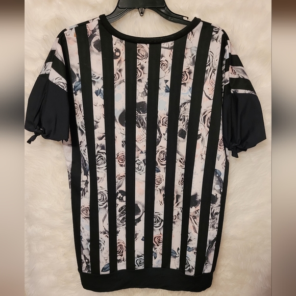 Skulls and Roses CasaLee Blouse - Picture 7 of 8